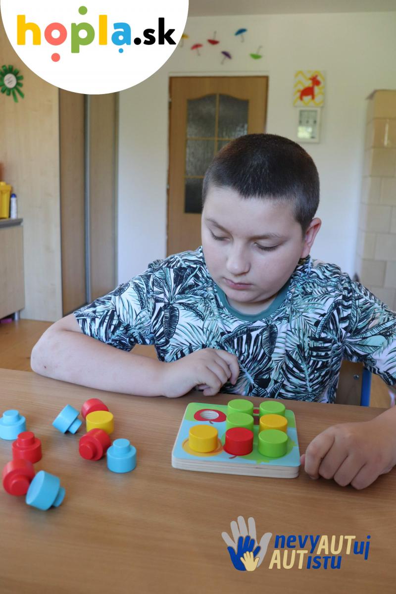 Mozaika s veľkými kolíkmi