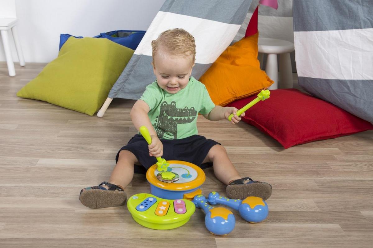 Dieťa a detský mini orchester