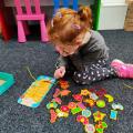 Montessori drevený prevliekací a šnurovací set - Princezná